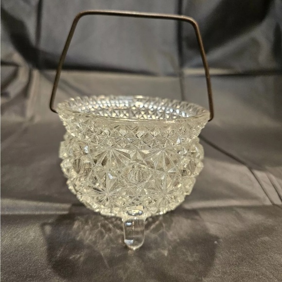 Vintage L.E. Smith Daisy & Button Clear Glass Cauldron Candle Holder - Picture 5 of 5